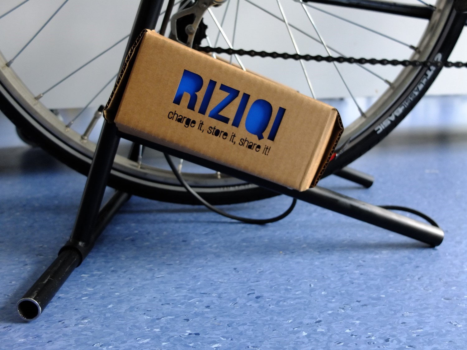 RiziQi human powered bicycle charger